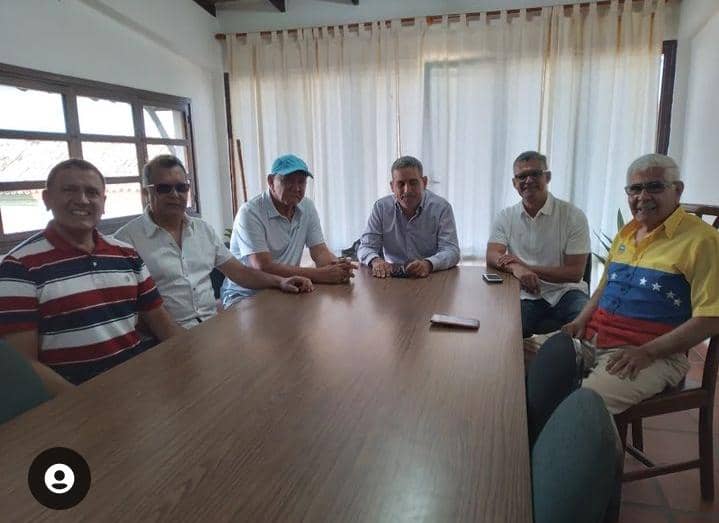 OfmLara's tweet photo. Hoy 13/05 nuestro líder Orlando Fernandez @orfanfayana junto a los representantes del Voluntariado Regional con @MariaCorinaYA de visita al Alcalde del Mcpio Torres @JavierOropezaa #OfmLara en toda la geografía Larense @JoseLuisGChely @gustavozerpa27 @notipromar @laprensalara https://t.co/mukm5Jl6Io