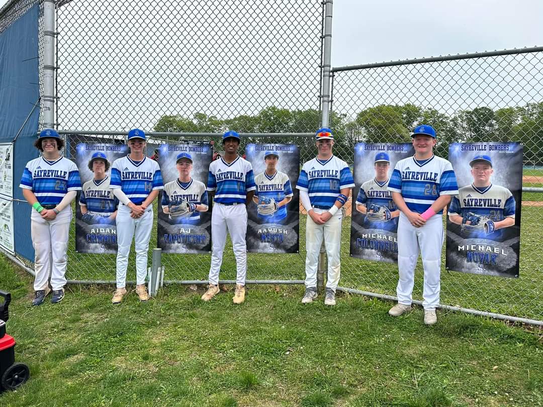 CoachNovBombers's tweet image. Thank you Bomber Baseball Booster Club for making this a special day for our seniors and their families!