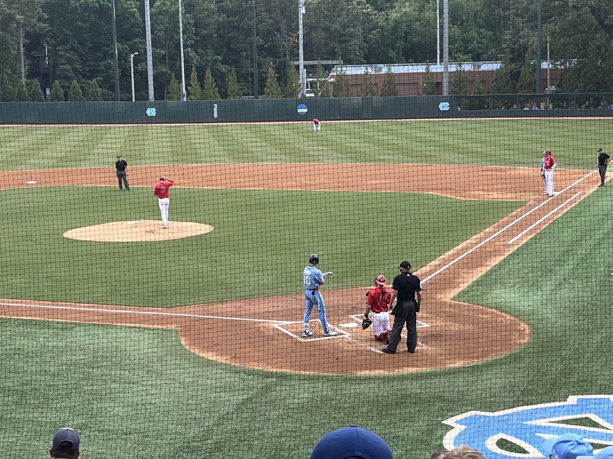 92Heels's tweet photo. What a great to be a Tar Heel at the Bosh! Get out the brooms - no howling from the Pack Today! https://t.co/E1EvmpB2Ug