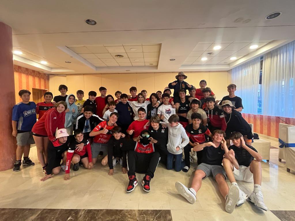CaurugbyVLC's tweet photo. 📣 Torneo Nacional S14 🏉 🇪🇸
Muchas gracias 👏 a Víctor, Nacho y Carlos del Inter @interrugby, a Dario del Denia @deniarugbyclub y a Samuel del Akra Barbara @AkraAlicanteRug por acompañarnos en esta espectacular aventura 😃💪🏼
❤️🖤 https://t.co/sTI7PuJbum