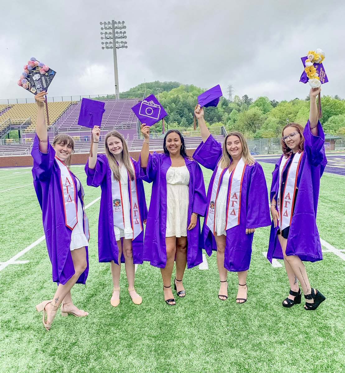 AlphaGamWCU's tweet image. 𝐂𝐨𝐧𝐠𝐫𝐚𝐭𝐬 𝐭𝐨 𝐨𝐮𝐫 𝟐𝟎𝟐𝟑 𝐬𝐞𝐧𝐢𝐨𝐫𝐬🫶🏻
𝚆𝚎 𝚊𝚛𝚎 𝚜𝚘 𝚐𝚛𝚊𝚝𝚎𝚏𝚞𝚕 𝚏𝚘𝚛 𝚊𝚕𝚕 𝚝𝚑𝚎 𝚕𝚘𝚟𝚎 𝚊𝚗𝚍 𝚑𝚊𝚛𝚍 𝚠𝚘𝚛𝚔 𝚢𝚘𝚞 𝚑𝚊𝚟𝚎 𝚙𝚞𝚝 𝚒𝚗𝚝𝚘 𝚝𝚑𝚒𝚜 𝚌𝚑𝚊𝚙𝚝𝚎𝚛 𝚘𝚟𝚎𝚛 𝚝𝚑𝚎 𝚢𝚎𝚊𝚛𝚜. 𝚆𝚎 𝚊𝚛𝚎 𝚜𝚘 𝚙𝚛𝚘𝚞𝚍 𝚘𝚏 𝚢'𝚊𝚕𝚕! 🎓