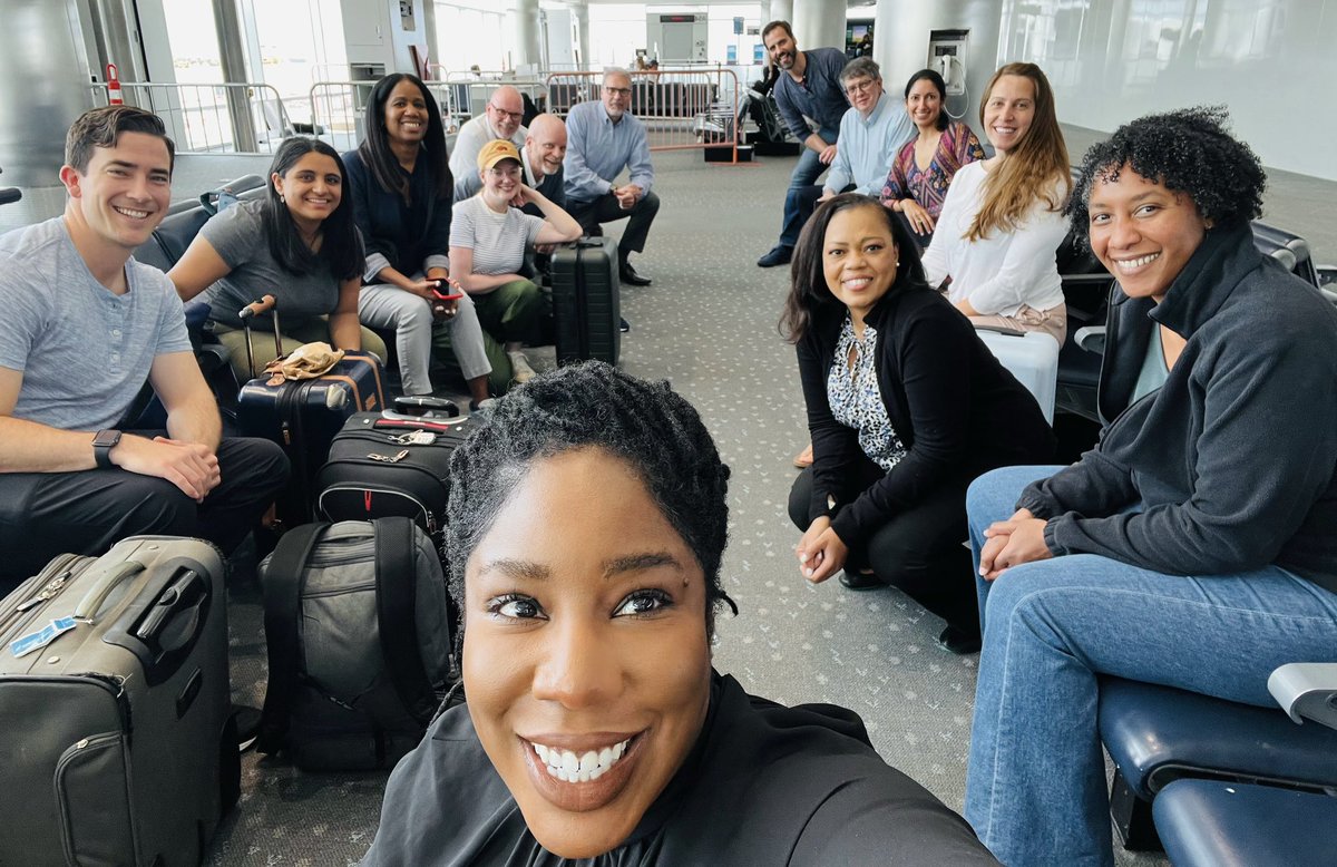 After a fun & successful #SGIM2023 lead by @ShellyAnnFluker and the planning committee of @SocietyGIM , the @EmoryDeptofMed somehow gathers one more time at the airport! 🙌🏾 @EmoryGIM @EmoryHospMed @EmoryatGrady @EmoryMedicine