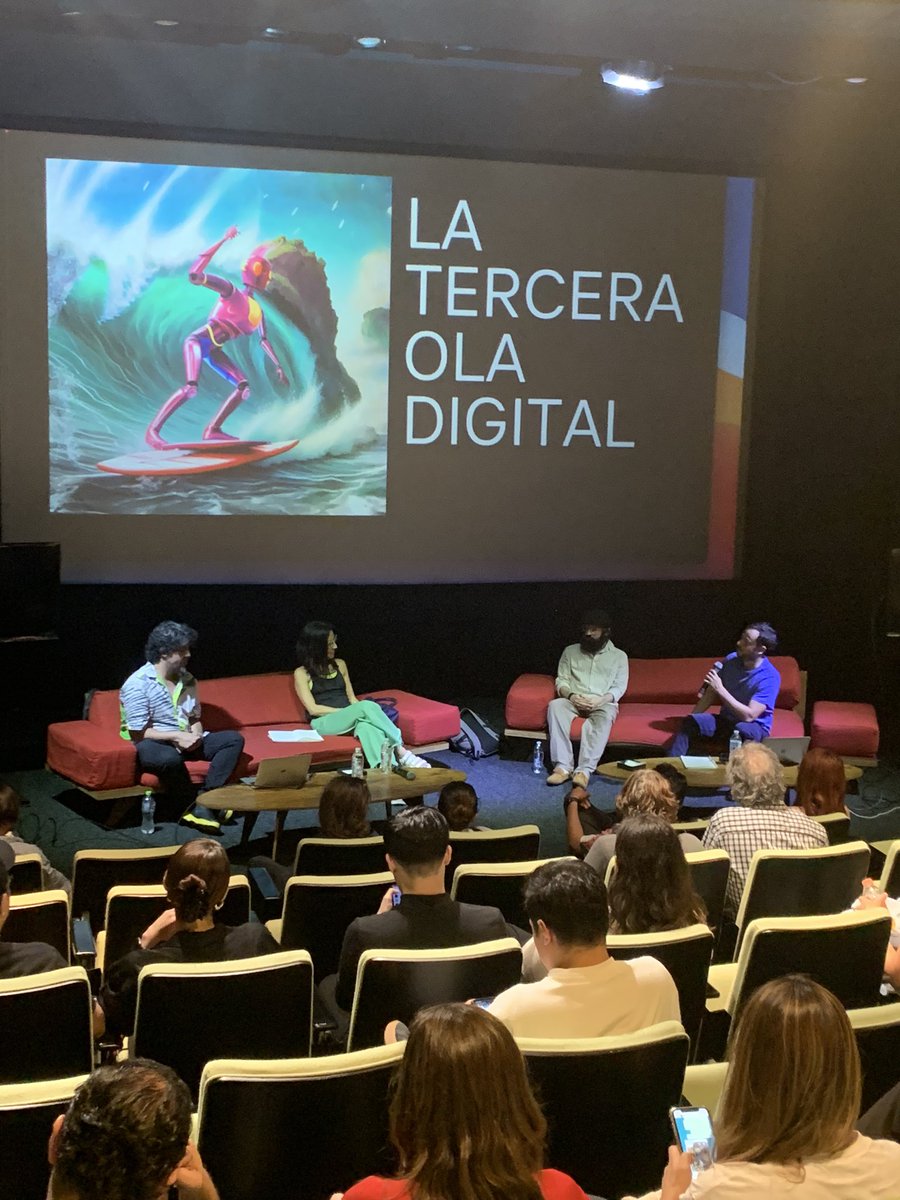 Empieza el panel de experto de #InteligenciaArtifical en el @CCDmx con 
@canekzapata 
@tania_ae
@dbarbedillo 

#LaTerceraOlaDigital #PromptBattles