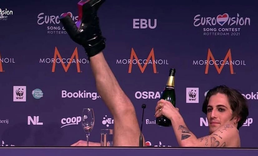 badgalvale's tweet photo. perché a noi italiani, di ricordare sempre al mondo certe cose, purtroppo interessa.

#escita 
#eurovision 
#Eurovision2023 https://t.co/ZycowFxByo