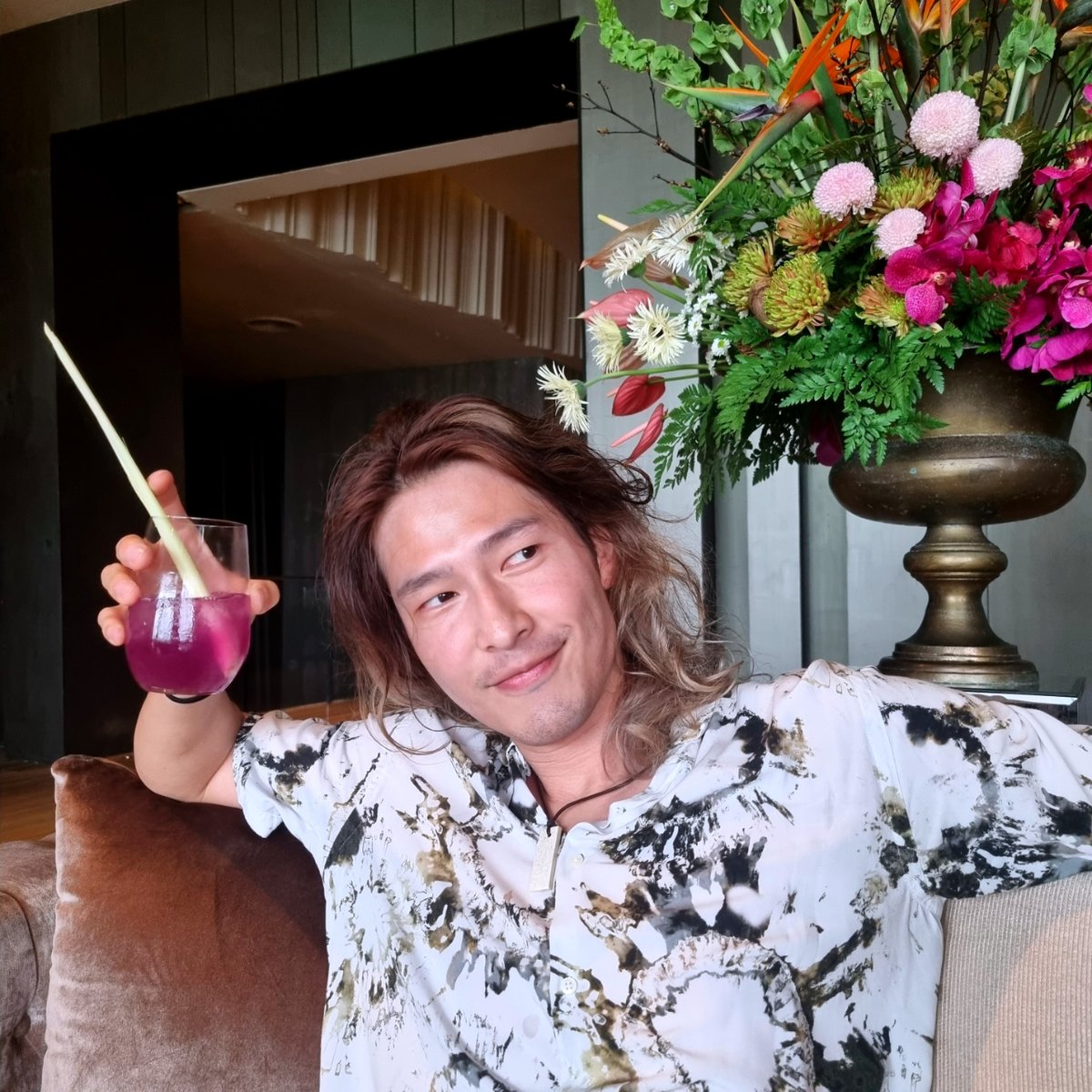 Junalekorea's tweet photo. It´s been soooooo long to drink you
#sobangkok - welcome drink https://t.co/8AOfoNdeoc