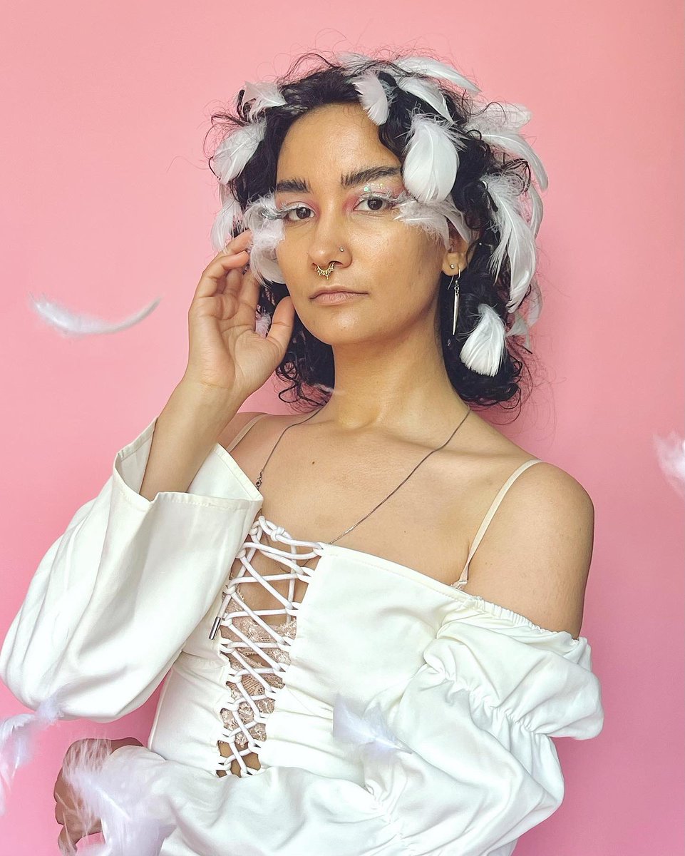 Mdc_F7's tweet photo. Cherub on my insta Mdc_f7

#selfiegameonpoint #selﬁeoftheday #selfiemoment #selfiepics #selfportraits #portraitshots #portraitclub #portraitphoto #portraitshoot #portraitsociety #portraitartist  #outfitlook #happy #style #positivevibes  #happiness  #love #fashion #art #beauty https://t.co/phKb6lhYFS