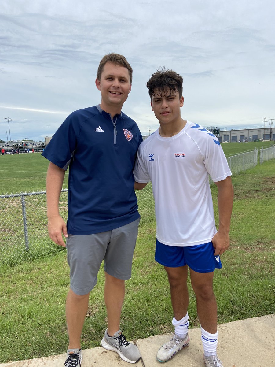 Region 2 with the win and one last high school game for this guy. Always good to have guys representing @BridgelandCFISD in the TASCO Senior All-Star game! Congrats @Roberto_Alvare5! #BridgelandBest

@CFISDAthletics @bhabc_bears @tascosoccer