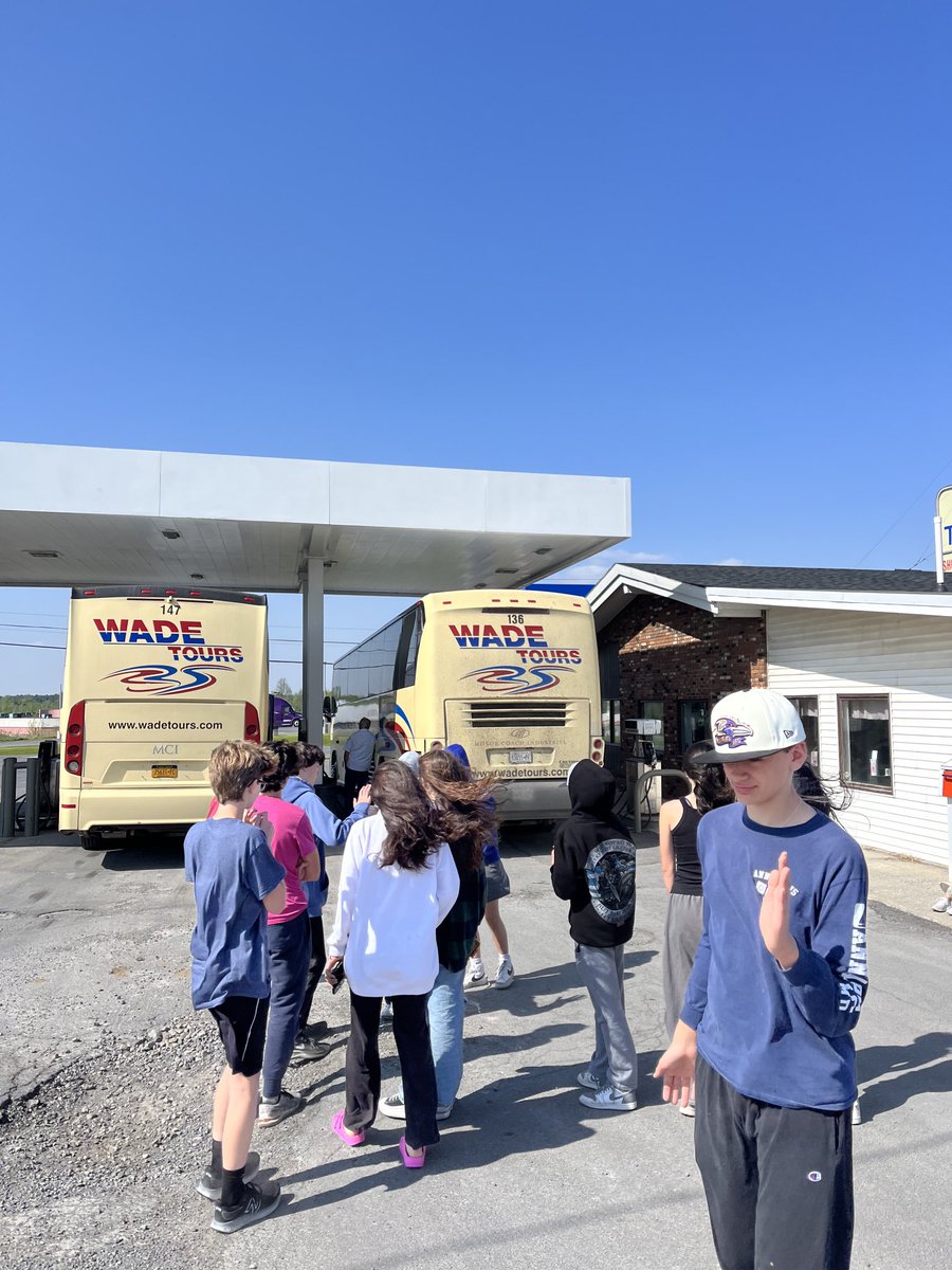 JulieNovinski's tweet photo. Just crossed the border and are refueling https://t.co/yI7UBRyyic