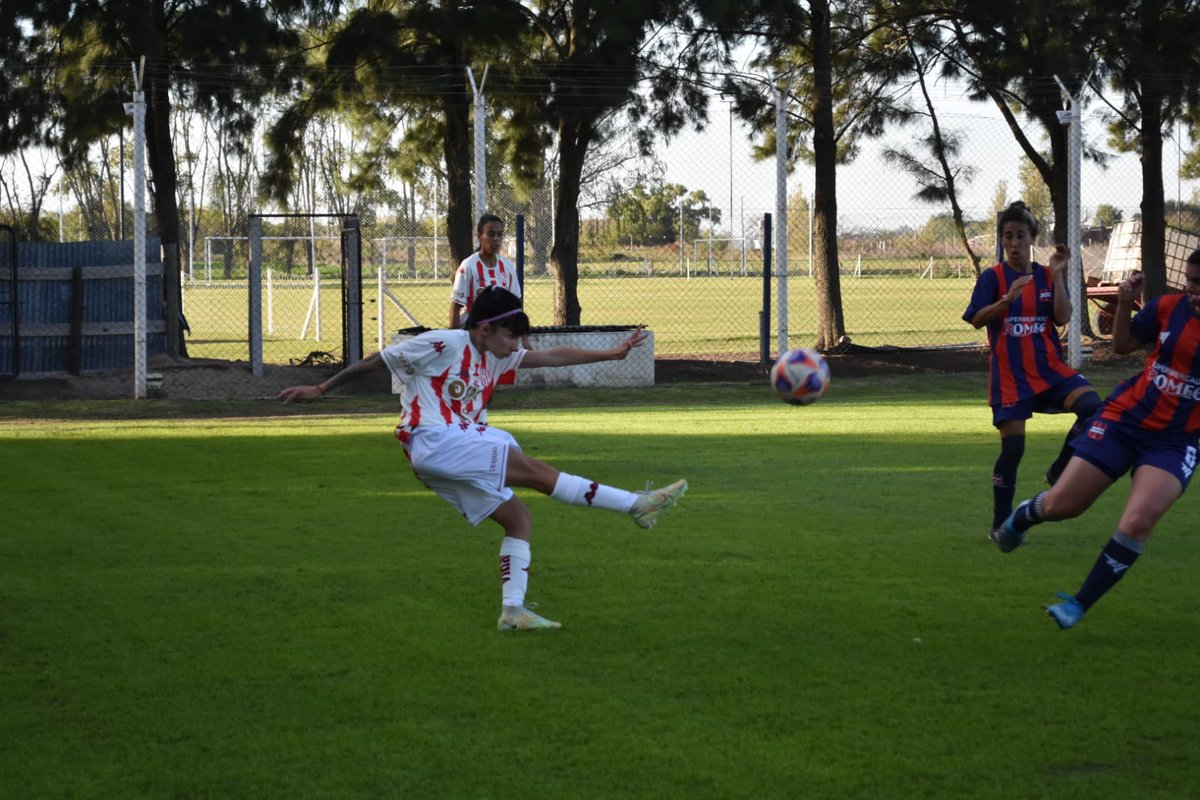 clubaunion's tweet image. #FútbolFemenino | #PrimeraC 🏆
⏱️ 25'ST
#ElFrontón 1 - 1 #Unión  

#VamosTate 🇦🇹
📸 Agustina Schiavi
