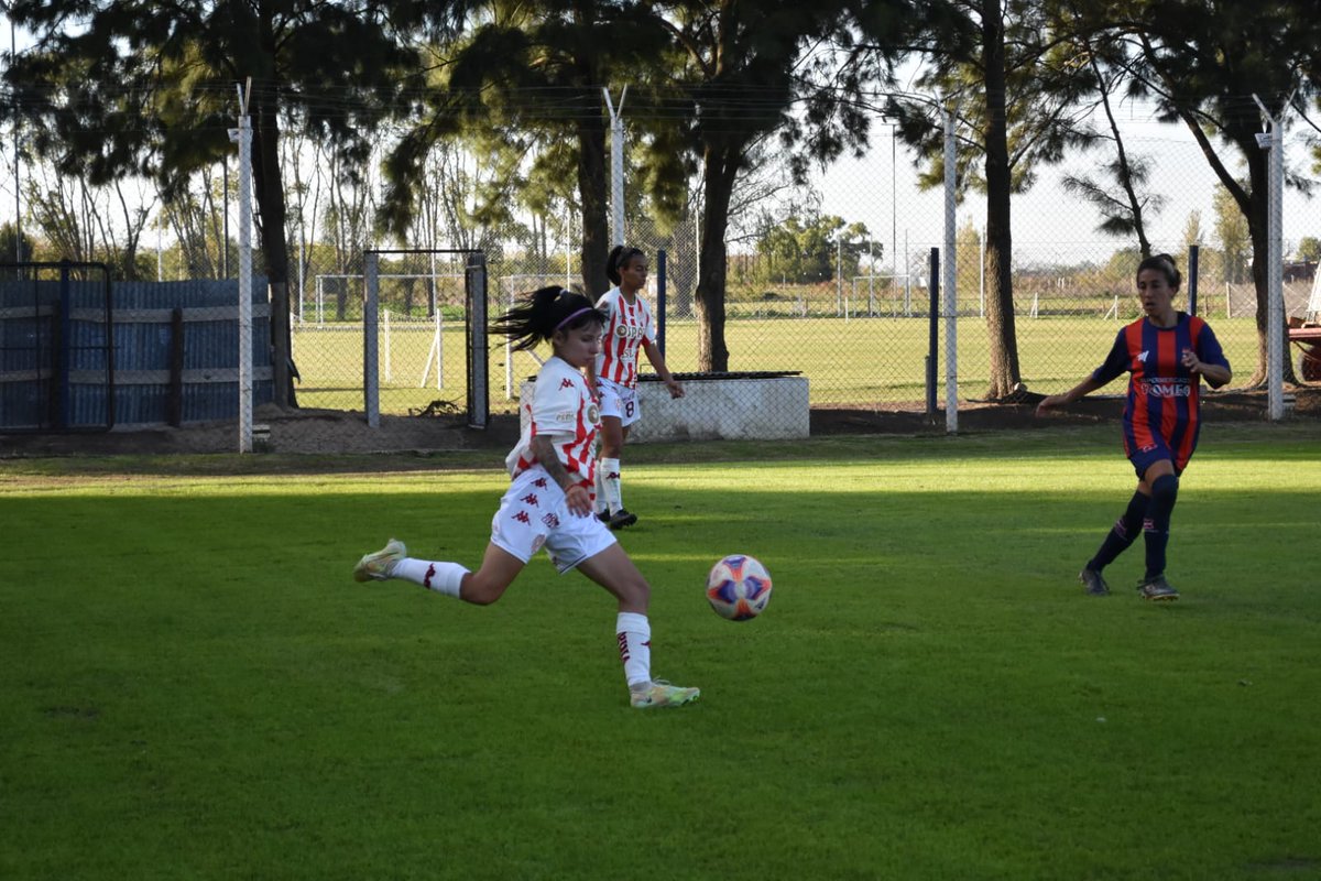 clubaunion's tweet image. #FútbolFemenino | #PrimeraC 🏆
⏱️ 25'ST
#ElFrontón 1 - 1 #Unión  

#VamosTate 🇦🇹
📸 Agustina Schiavi