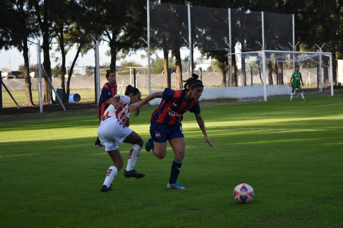 clubaunion's tweet image. #FútbolFemenino | #PrimeraC 🏆
⏱️ 25'ST
#ElFrontón 1 - 1 #Unión  

#VamosTate 🇦🇹
📸 Agustina Schiavi