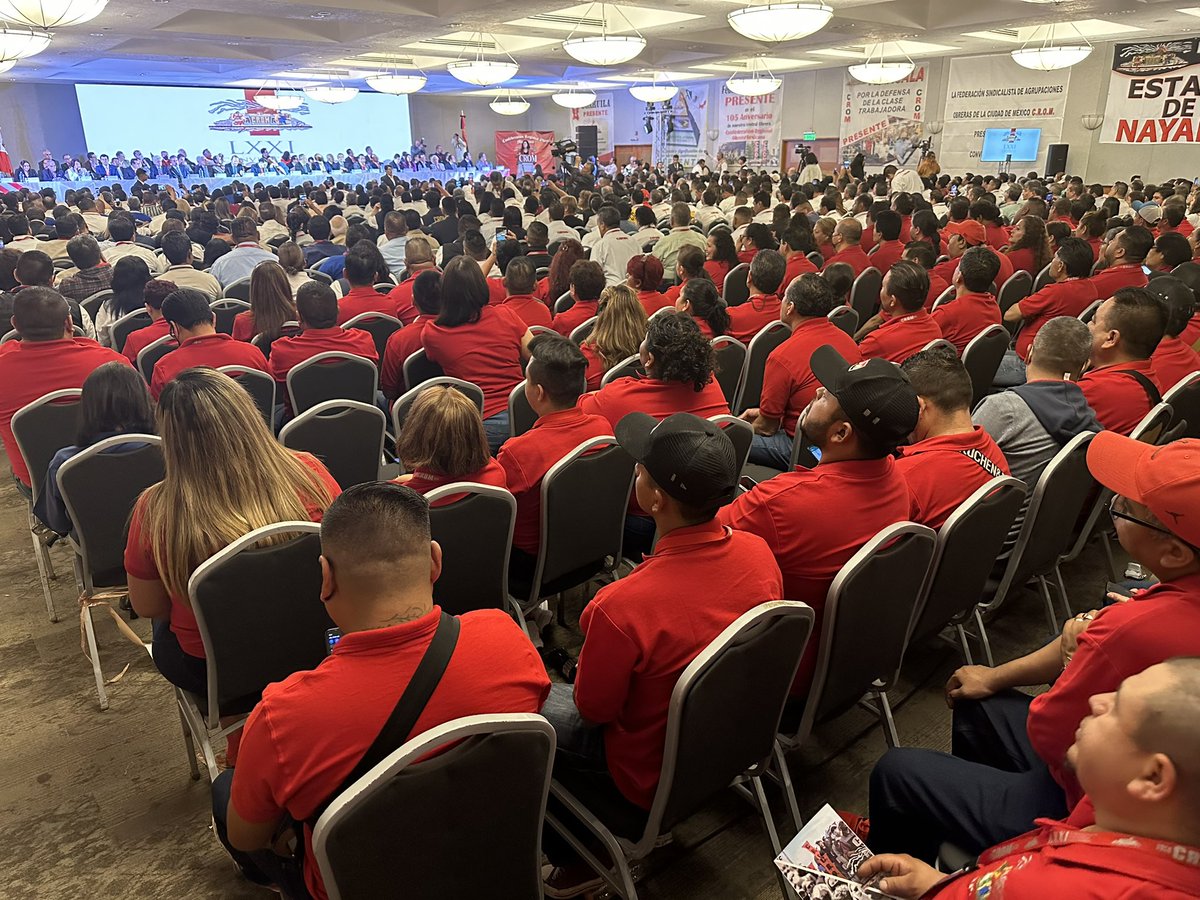 LuisaAlcalde's tweet photo. Acompañamos a la @CROM_mx, la central sindical más antigua de 🇲🇽, en su convención nacional. 

Reconocemos su valiosa aportación en la consolidación del Nuevo Modelo Laboral, por comprometerse y poner en práctica principios de libertad y democracia que exigen los nuevos tiempos. https://t.co/zX6a5Vtj2N