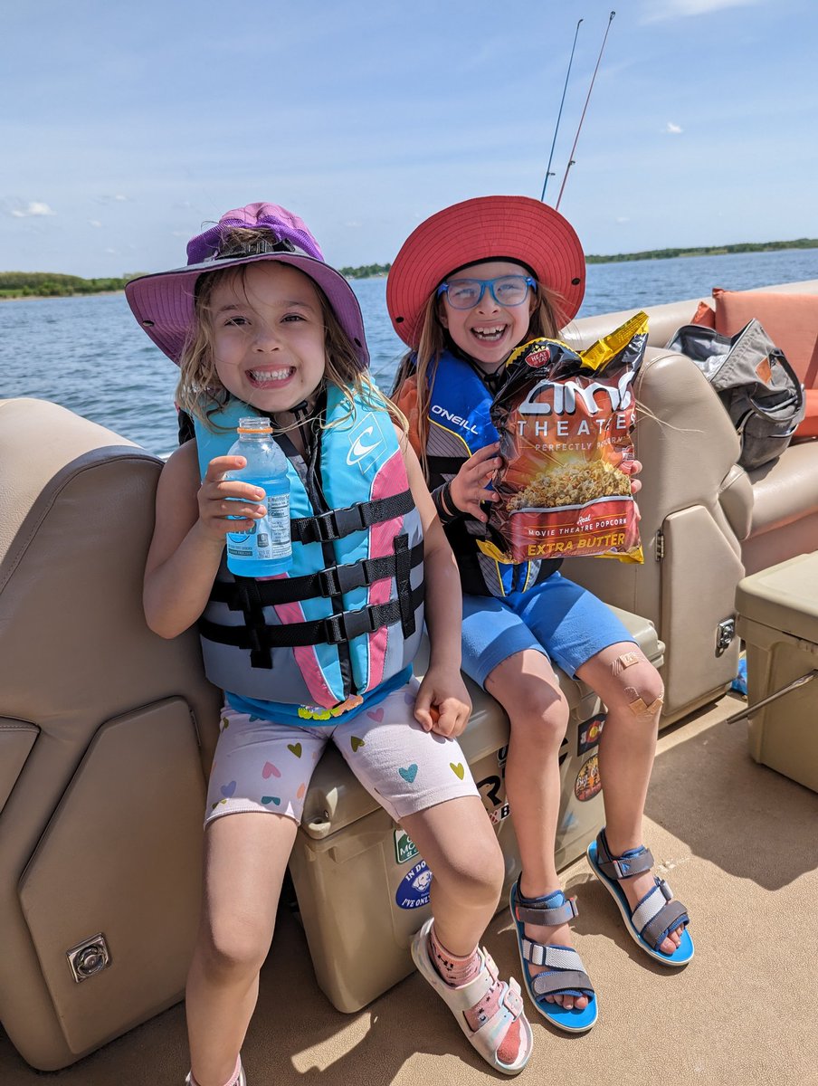 AMCHodler816's tweet photo. Perfect snack for boating! #AMCPerfectlyPopcorn @AMCTheatres https://t.co/gWNbEgKK8X