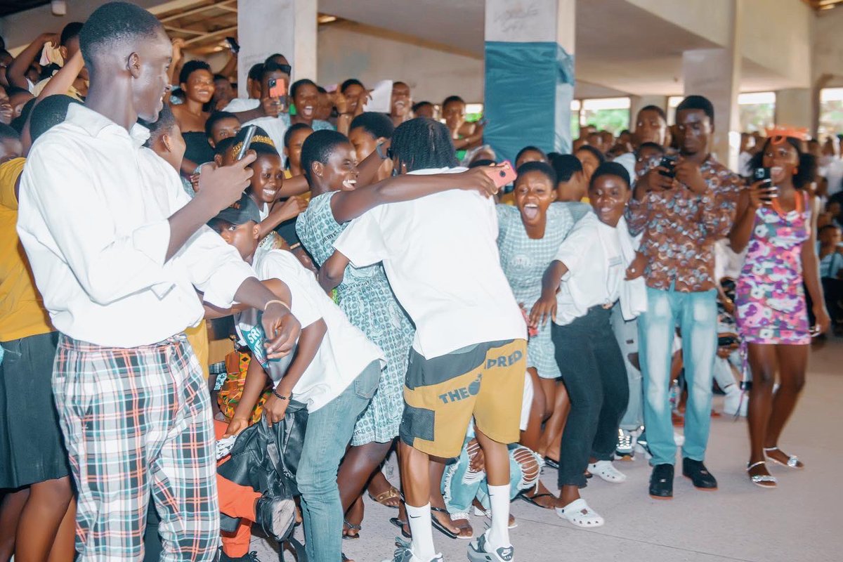 Yesterday Was Madness With The Younginz Inside Dwamena Akenten Secondary School..
My Experience There Was Overwhelming,I Couldn’t Believe Their Positive Energy🤩 
KingKongNyame Madness 💪🏿🦍🇬🇭

📸 by: <a href="/Owura_3/">OWURA STUDIOS</a> 🥂

#kingkong 🦍