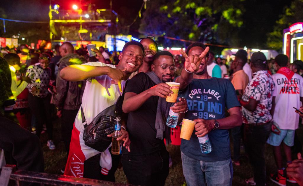 tvwestUG's tweet photo. Mbarara!!

The real party is at the University Inn
It's the #SmirnoffFiestas happenin' LIVE

#FreshMixes
#FresherVibes
Cc: @SmirnoffUganda https://t.co/YO8RsMcUx4