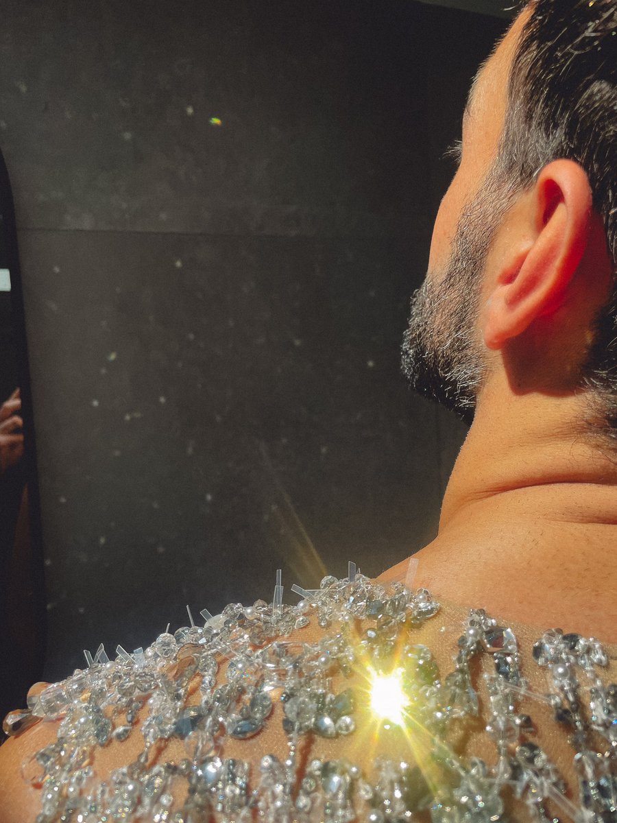 Shine bright like a… maglia metallica.
NOW ON STAGE.
#DueVite
#Eurovision2023
#ESCita