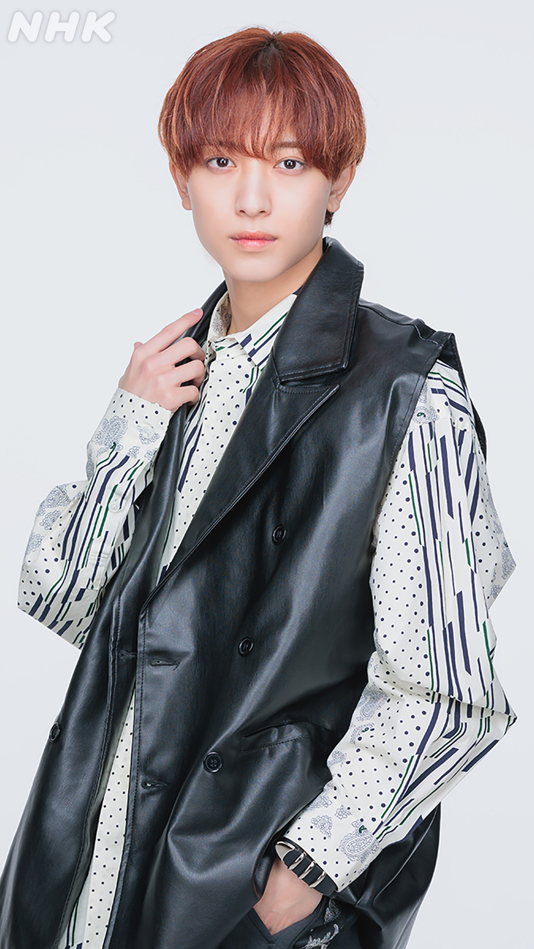 中村嶺亜　公式写真　カラT 中村嶺亜 公式写真