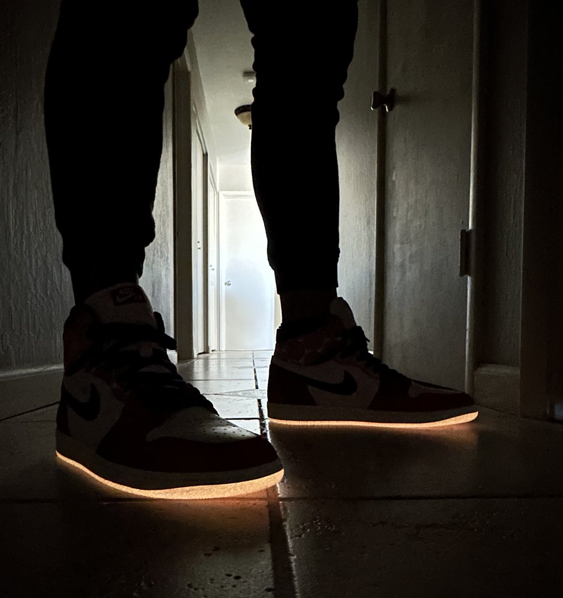 APMahoney's tweet photo. My last entry in the #7DaysOfJoggers
Given the love/hate these have received it seemed appropriate to end it here. May the love/positivity continue to outshine the hate, because we are all worthy of Love.
#kotd #snkrsliveheatingup #snkrskickcheck #mailcall https://t.co/rCrnTcsg1D