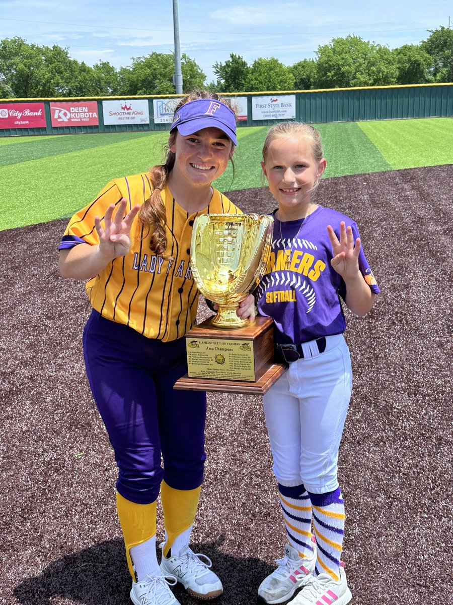 Nelsonator2's tweet photo. REGIONAL 1/4 FINALS CHAMPS!! Way to go Lady Farmers. Onto the next round. 💜💛🥎 @CarleighDeeds @jamie_varga @BellaRHolland @FarmerSoftball #SeeYouNextWeekend https://t.co/W9fxO8l7k1