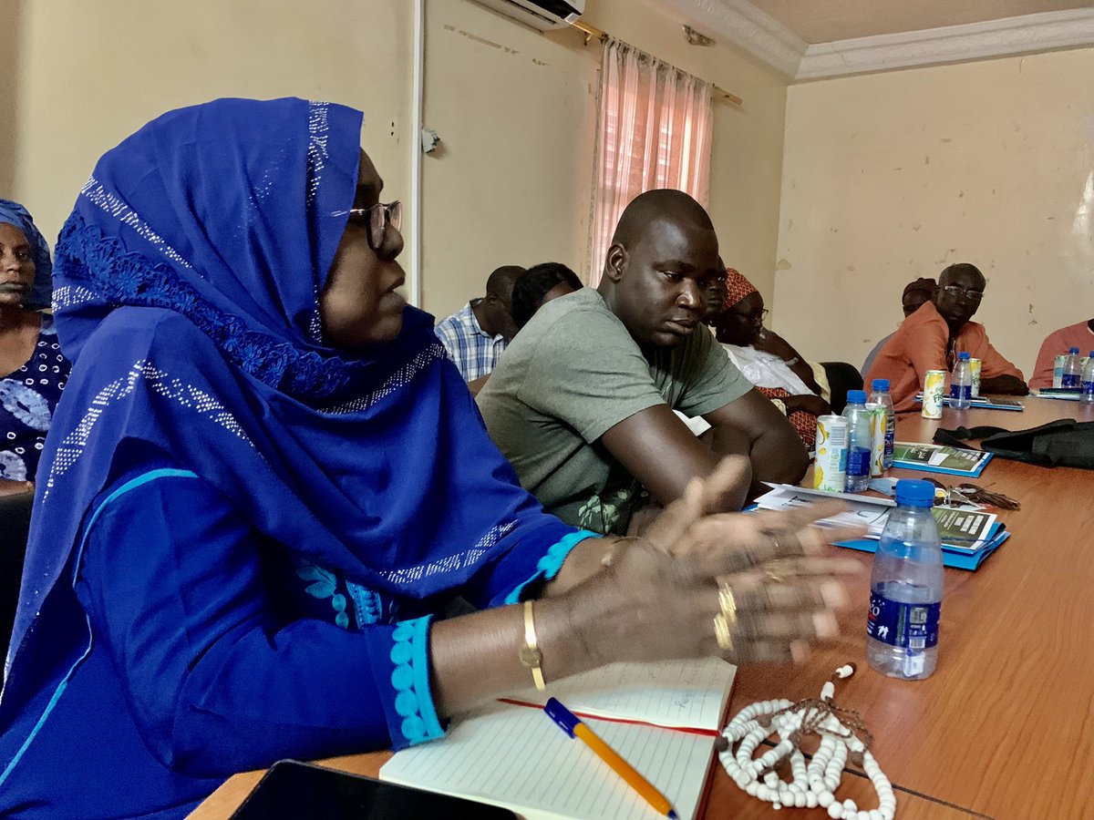 OngcrsdSenegal's tweet image. #Retour_en_image 
#Linguere2023
Après les exposés sur l’espacement des naissances et la formation sur la parentalité mari-femme, un bref résumé de l’atelier a été fait par Seyda Rokhaya THIAM, sage femme et membre du CRSD.@WorldFaiths @DSMESENEGAL @santegouv_sn