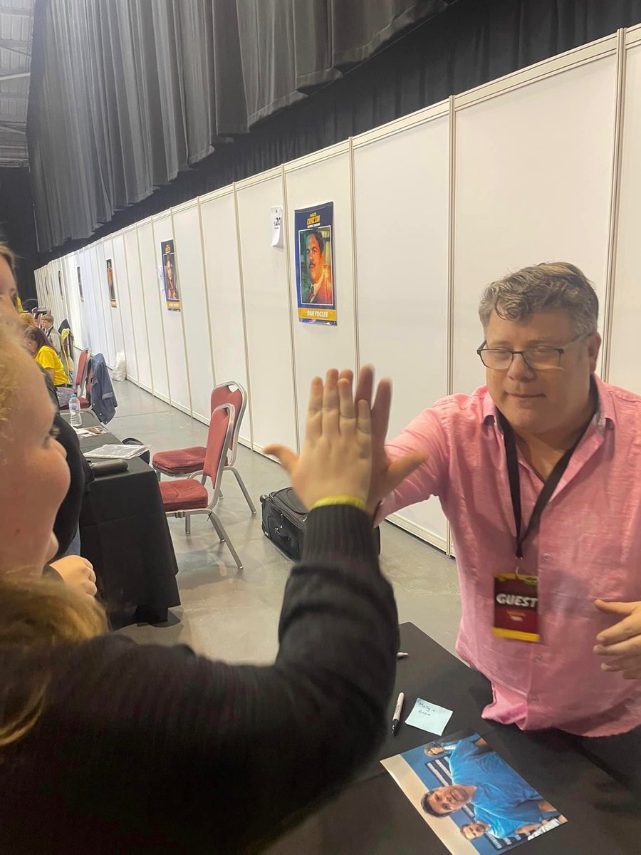 MattTurvey_'s tweet photo. Met @SeanAstin today at @walescomiccon What a thoroughly nice man who spent ages chatting to us and high fived the kids!!! 😂 https://t.co/JGZ5piFy8k