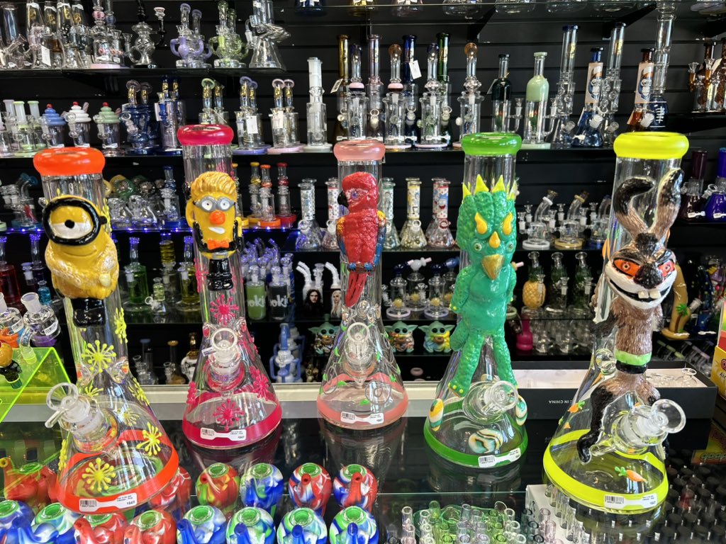 LUXSnC4545's tweet photo. Bongs, pipes and chillums, oh my!! Stop by LUX Smoke&amp;Cigar for the most unique pieces in mesa 👍 #luxsmokeandcigar #bong #pipe #glass #stoner #420community #smoke #StarWars #minions #fruit #banana #hookah #mesa #arizona https://t.co/MAjuApIaHE