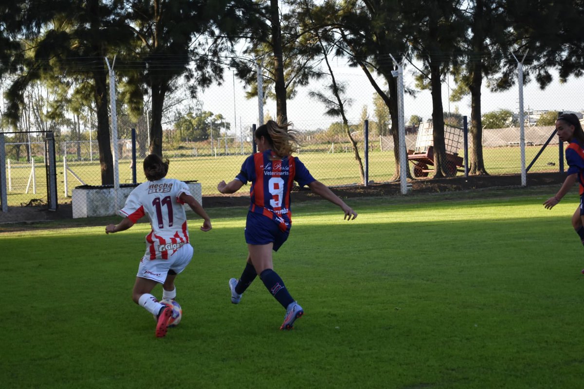 clubaunion's tweet image. #FútbolFemenino | #PrimeraC 🏆
⏱️ 38'ST
#ElFrontón 1 - 1 #Unión  

#VamosTate 🇦🇹
📸 Agustina Schiavi