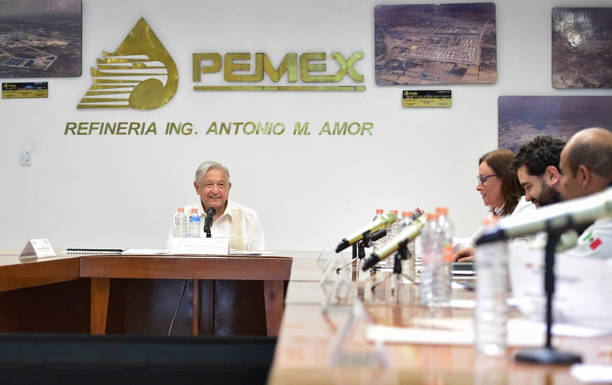 liberalestoctoc's tweet photo. #RT @lopezobrador_: Ayer, además de la reunión de evaluación en la refinería de Tula, también pasamos a Salamanca y hoy hicimos lo mismo en Cadereyta. El plan es seguir invirtiendo en modernizarlas para producir toda la gasolina y el diésel en el país. ¡… https://t.co/i3Xiv8ADaw