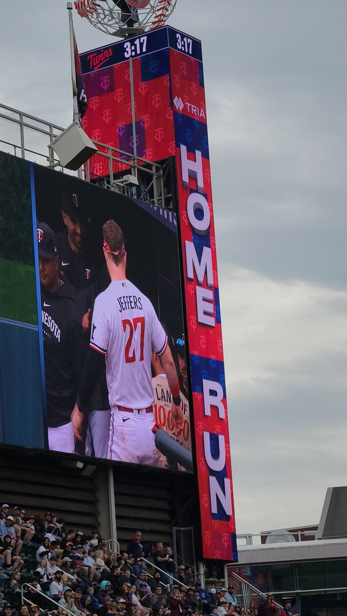 SternerJeanette's tweet image. Is this the start of another @twins #BombaSZN ?!

3 run Homer by @JoeyGallo24 and then solo by @AKirilloff19 !

#Twins up 5-0 in the 3rd inning!