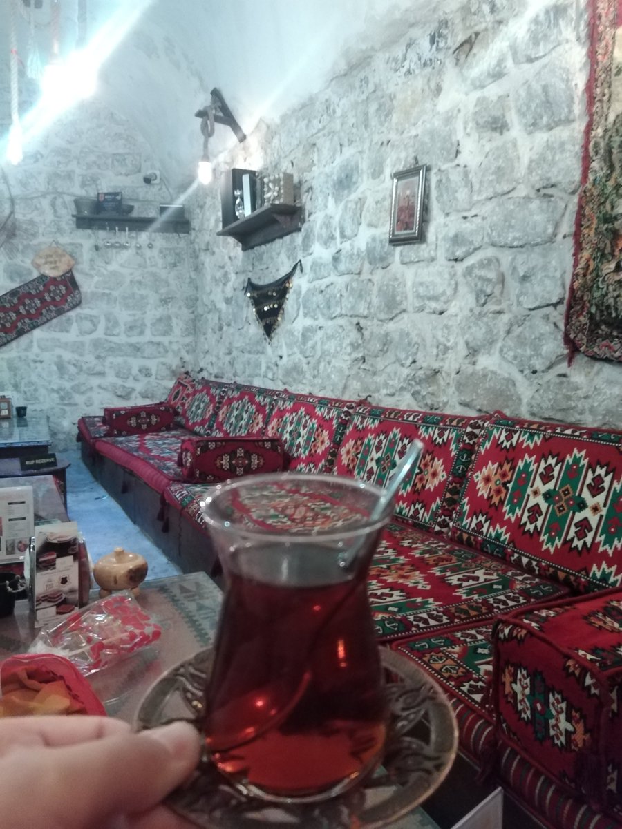 Ertrk9595's tweet photo. Bir çay ver azizim.
Kalışları, bitişleri, bekleyişleri, gidişleri ahirete saklayanlar için... https://t.co/kNdMbzgIVb
