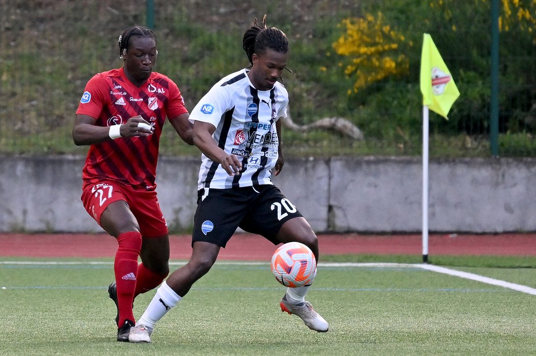National 2 : Chamalières battu par Les Herbiers, mais officiellement maintenu #Football #National2 #Chamalieres 
lamontagne.fr/clermont-ferra…