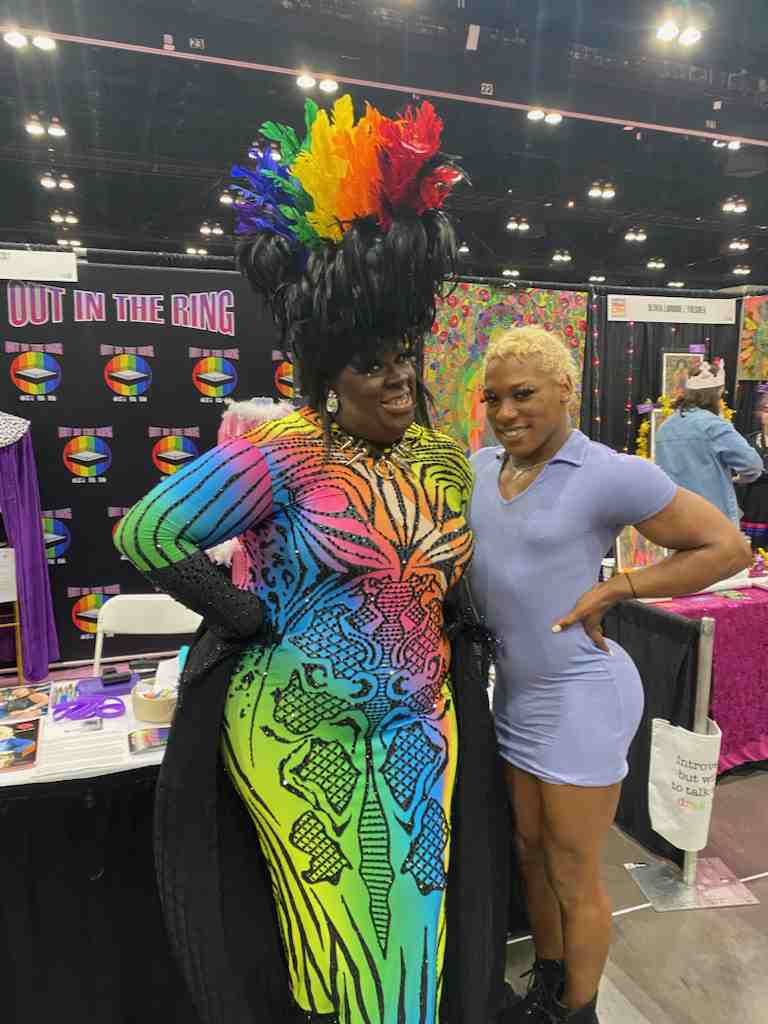 outinthering's tweet photo. The amazing @SonnyKissXO with the equally awesome @OceaneAquablack ftom @canadasdragrace at @RuPaulsDragCon #OUTISIN #RuPaulsDragCon https://t.co/mZmINanS9h
