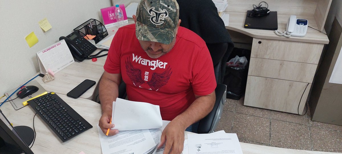CD14_Coah's tweet photo. El día de hoy Consejerías del @CD14_Coah entregaron ante la @04JDECoahuila de @INECoahuila, última documentación de Ciudadanía interesadas en participar como Observadoras y observadores electorales en el #PLE23 @Jorge_dlp @letybravoo @OscarDanieliec6 @rodrigo_0378 @MariSaucedo19 https://t.co/8XCTlnR9K3