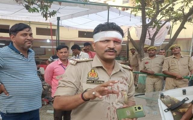punjabkesari's tweet photo. कुशीनगर: भाजपा और निर्दलीय प्रत्यशी के समर्थकों में विवाद, पुलिस लाठीचार्ज पर उग्र भीड़ ने किया पथराव, SHO का फूटा सिर
https://t.co/1F8sYMPvGP

#KushinagarCrimeNews #KushinagarPolice #UPPolice #UPHindiNews #UPLatestNews #BodyElection #BJPcandidateOmprakashGuptaandi https://t.co/l67crOKMz4
