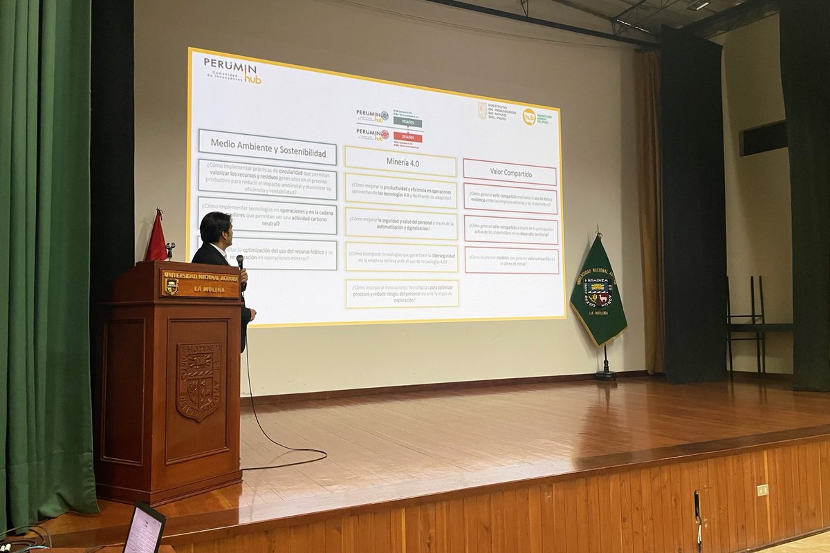 hubinnovacionpe's tweet photo. 🎓 ¡Culminamos la semana de activación de #PERUMINHub en la @UNALM_online!
🤝 Agradecemos a Iván Novoa de @MineraLasBambas por ser parte de nuestro programa de innovación abierta y por compartir su tiempo y conocimiento con la comunidad universitaria. https://t.co/Q5iuwsF0NC