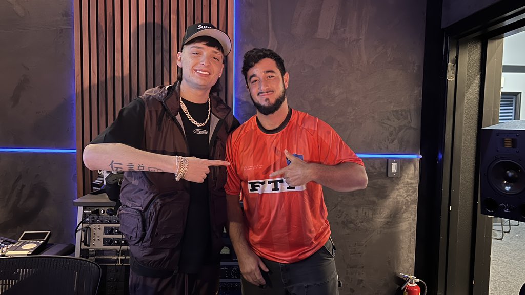 rompiendo con Peso Pluma