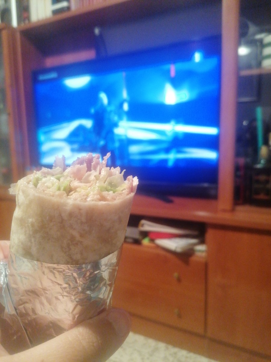 cinty899's tweet photo. Durum living a celebreichon 😂🎵#Eurovision https://t.co/hUhSzzZ4vu
