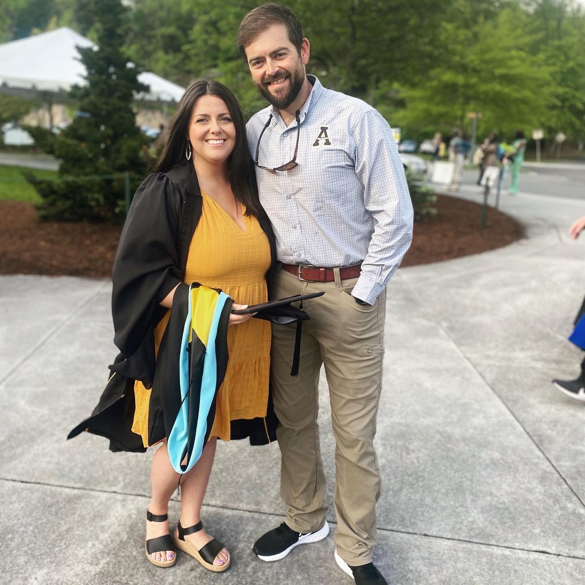 MrsRobertsACHS's tweet photo. Got my fancy sleeves today 💛🎓 #AppStateAlum https://t.co/FWlIL483db