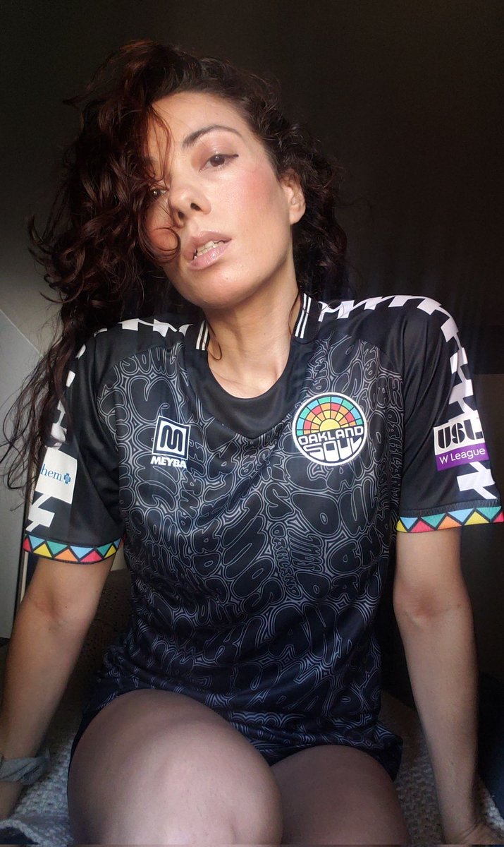RoscoeGerm's tweet photo. 🌬2023 Women's Oakland Soul SC x MEYBA Home Jersey ☀️🖤🎨💃⚽️💕 #kitgame #SoulofTheTown #oakland #SoccerSaturday 🙆♀️ HOME OPENER TODAY! @oaklandsoulsc #uslwleague https://t.co/kqwIVqFTLa