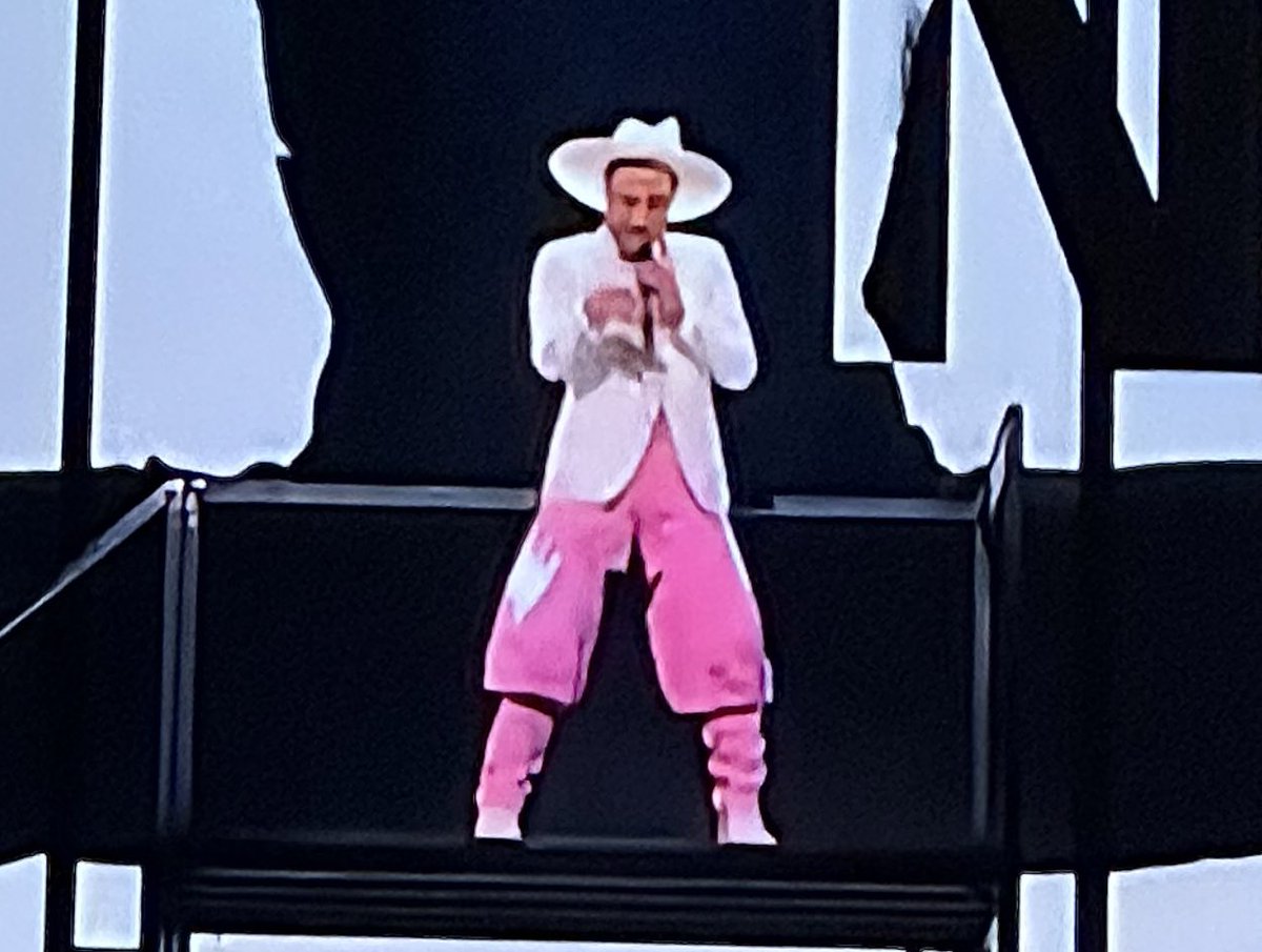 paracetamor's tweet photo. Cómo están los maquinas primero que todo #Eurovision https://t.co/hAxKnljnK5