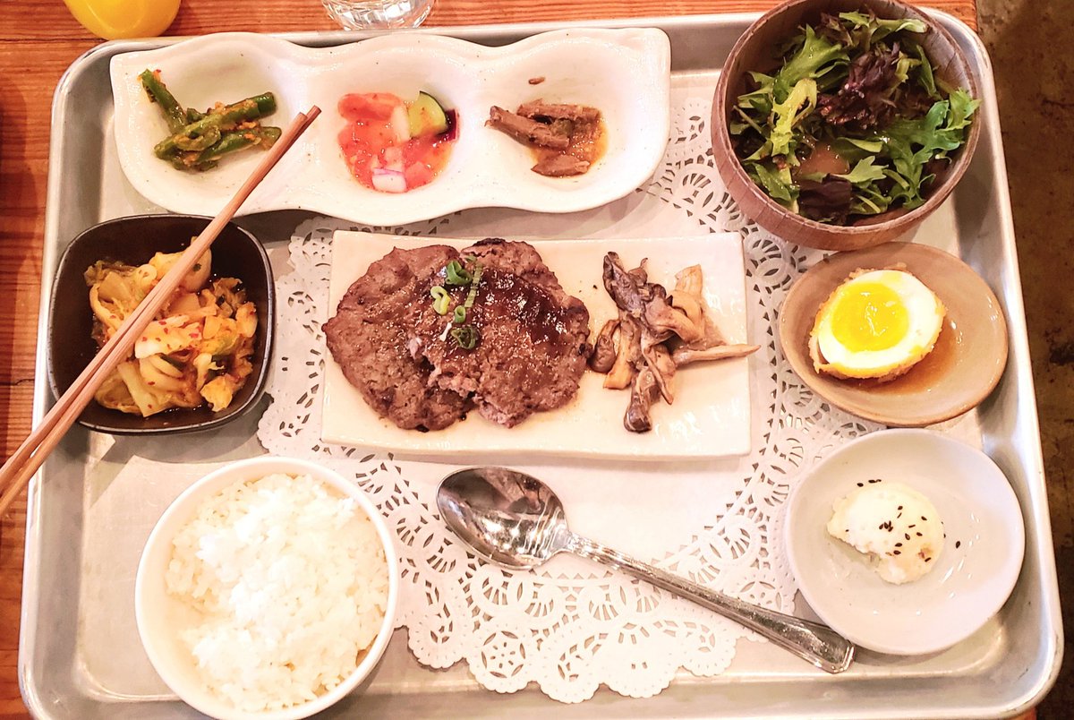 arrhyth_mia's tweet photo. The beauty of OCD eating. https://t.co/bGgxR6lnJn