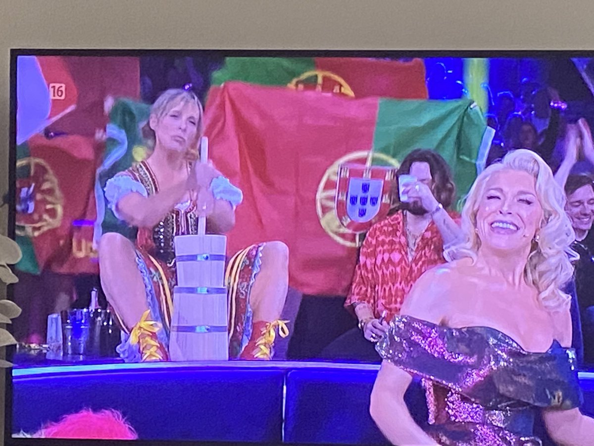 BartoszWojsa's tweet photo. Baba w tle masło ubija. #Donatan #Cleo
Polska mistrzem Polski!
#Eurowizja #Eurowizja2023 #Eurovision #Eurovision2023 https://t.co/wW8YK1KXqV