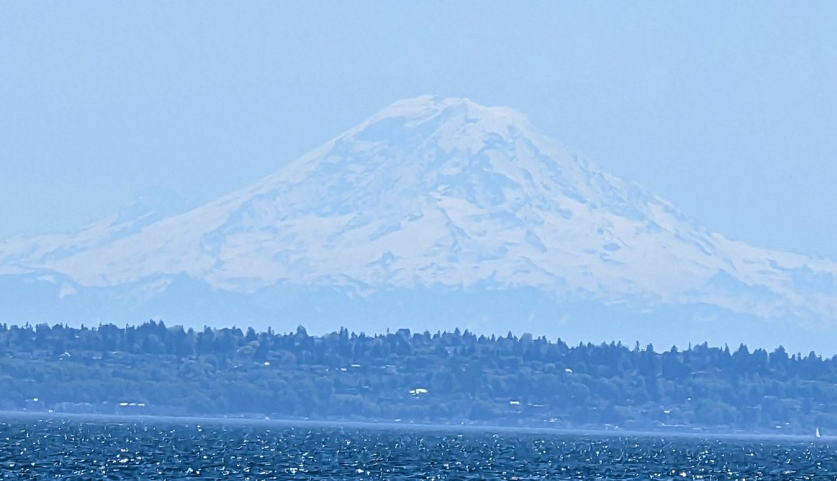 gurkhali's tweet photo. Nothing like #pnw when it's sunny and warm @ShannonODKOMO https://t.co/cyp18Am2aR