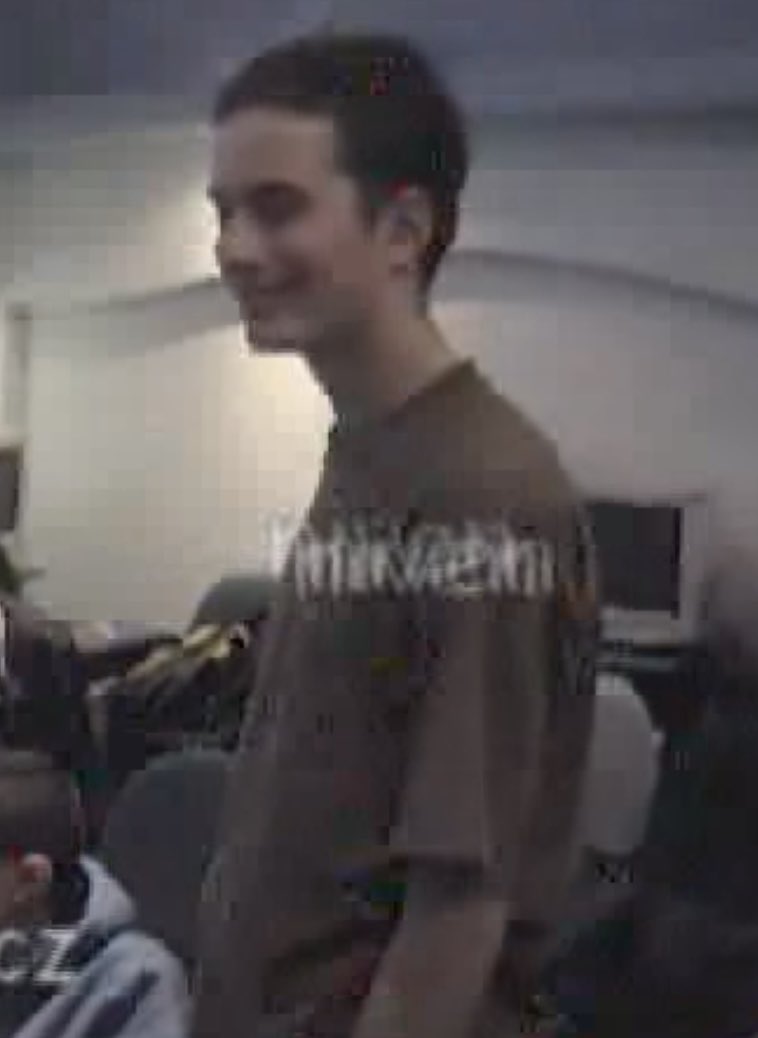 michalmalewicz's tweet photo. I got sent a video from 2001 - this is me at 19 y.o. at a quake tournament - my team did well then 🔥 https://t.co/zXi1Gjv81w