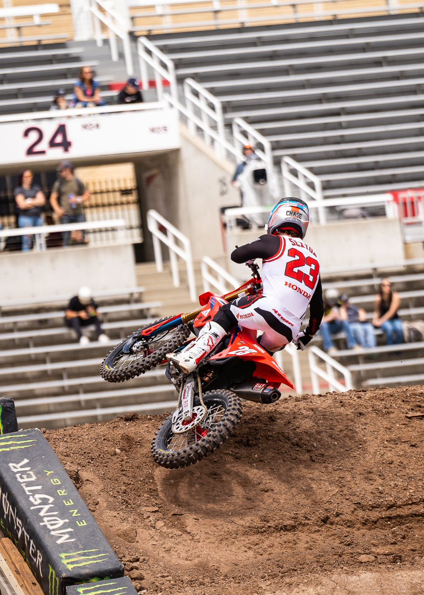 SupercrossLIVE's tweet photo. The 2️⃣3️⃣ is on top after 450 Q1 with a 46.751 🚀

#SupercrossLIVE #SuperMotocross https://t.co/iItT88KhNQ