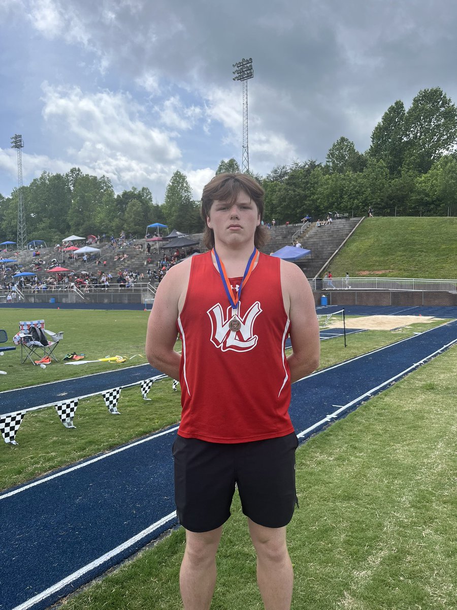 Congrats to Parker Cochrane 3rd place in discus throw at regionals! State qualifier!