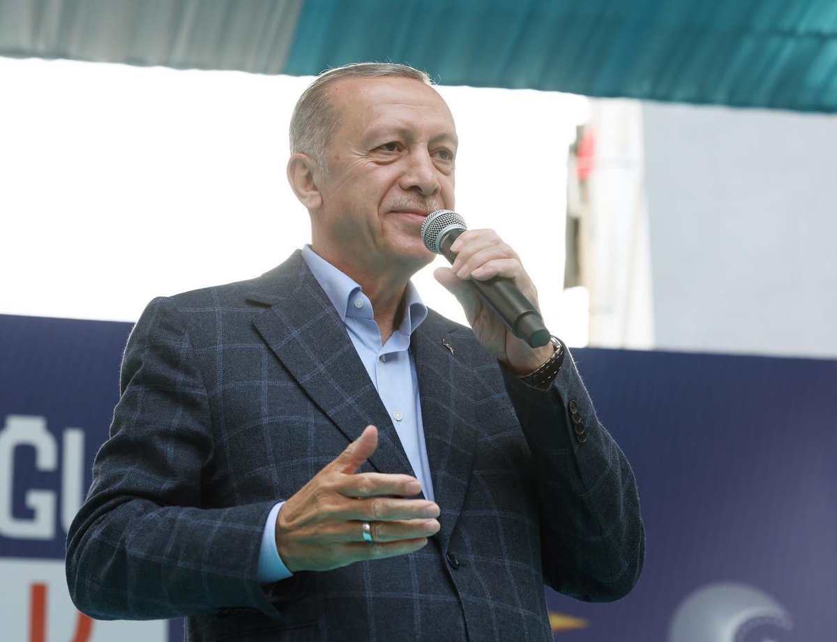 BİZİ BIRAKMA PADİŞAHIM.