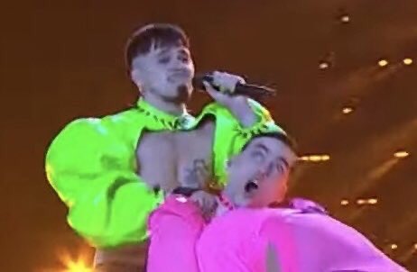 DimaSpider's tweet photo. Вот оно, сегодняшнее #Eurovision . 🤮 Пидоры, трансы и другие уроды. Чтож, вы этого достойны! Это уже не конкурс песни или голосов, а цирк уродов. #евровидение https://t.co/UmqfY0g7qB