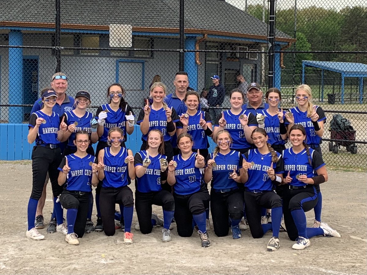 Rob_Ridgeway's tweet photo. Harper Creek Softball All-City Champions! Go Harper! https://t.co/2yPAViic5M