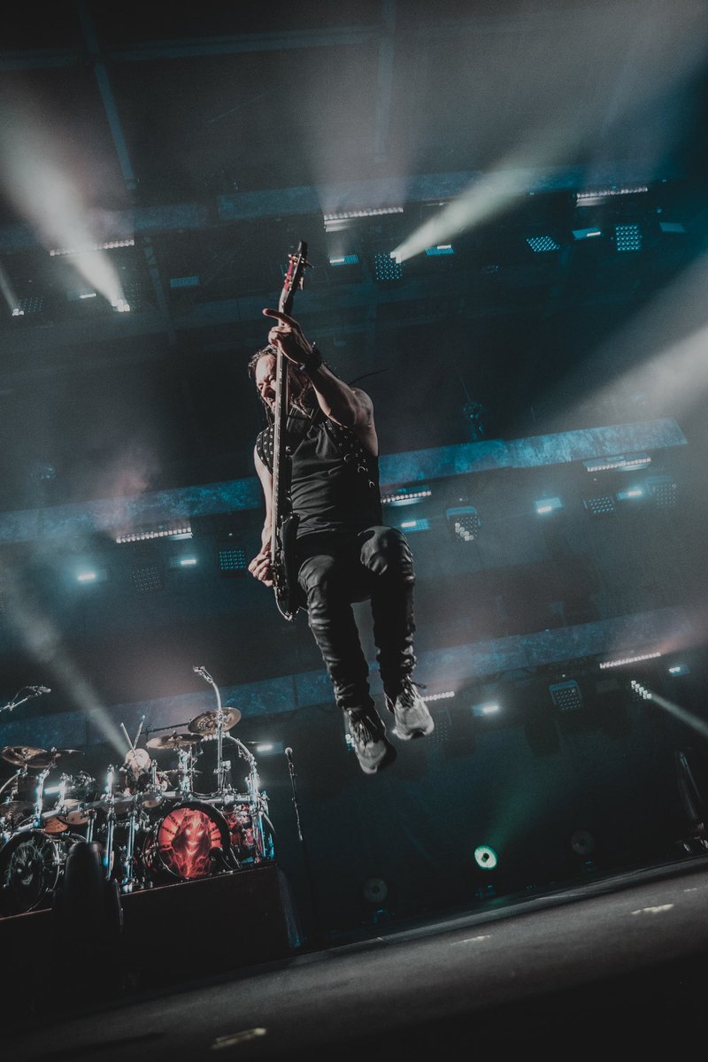 _paradoxvisuals's tweet photo. Some shots of @Disturbed last night in #Abbotsford for @CFOXvan https://t.co/Vjw7WdyQ98